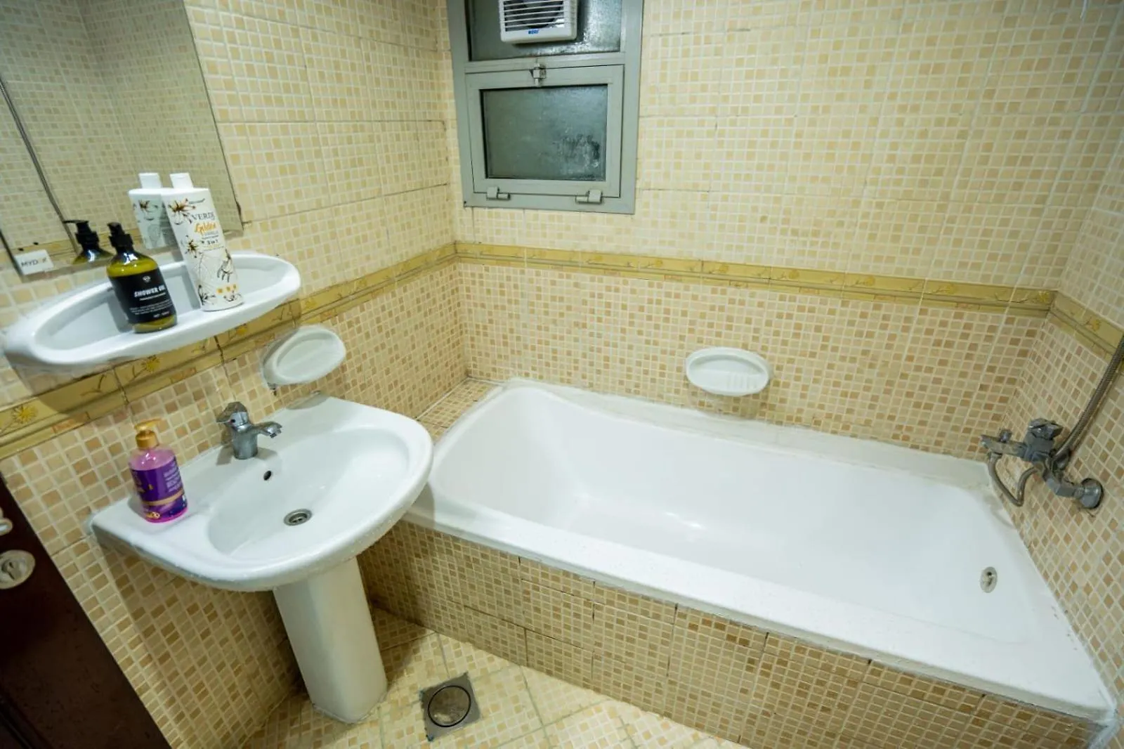منزل للإقامة Peaceful Room For Family Or Couples أبو ظبي