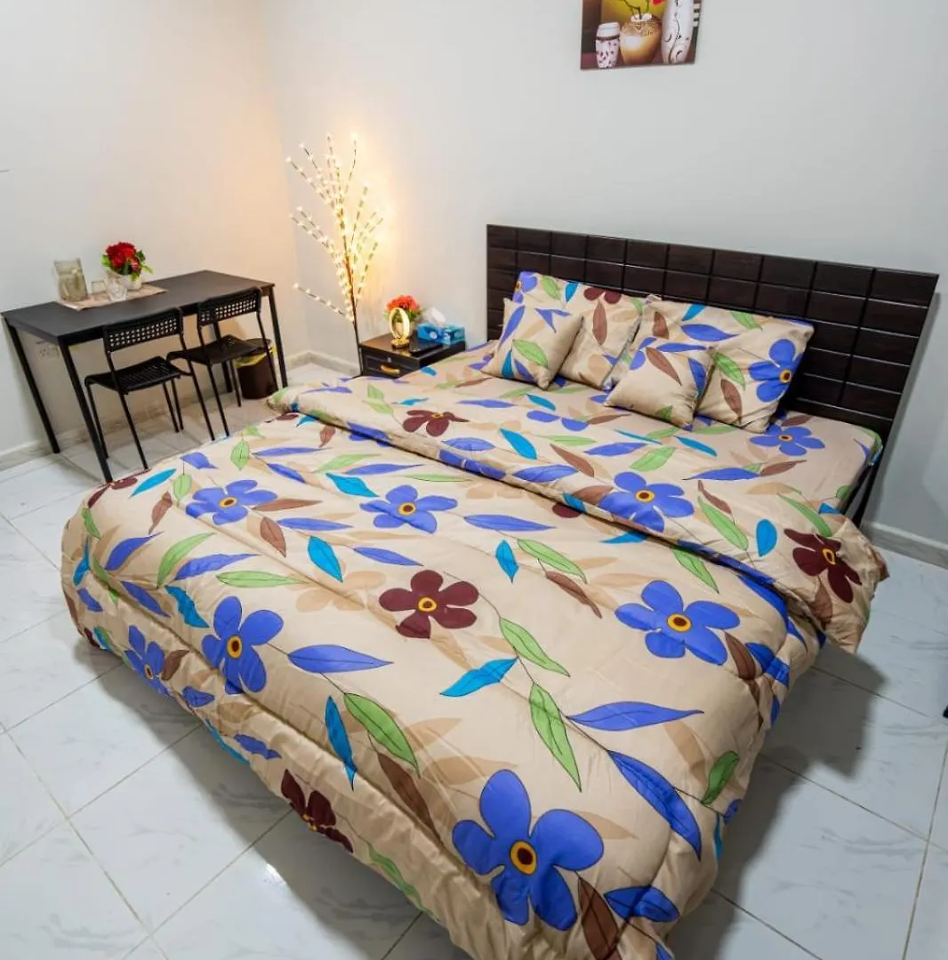 Peaceful Room For Family Or Couples أبو ظبي 0*,